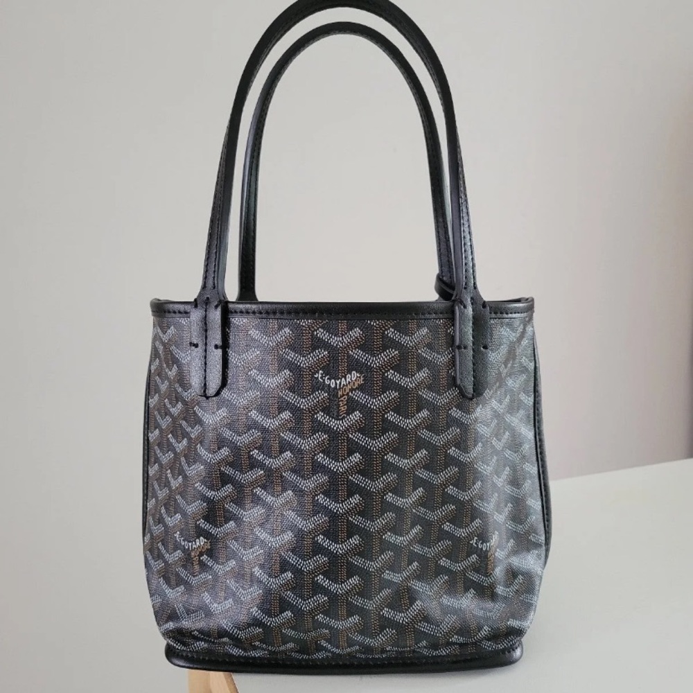 Small everyday bag